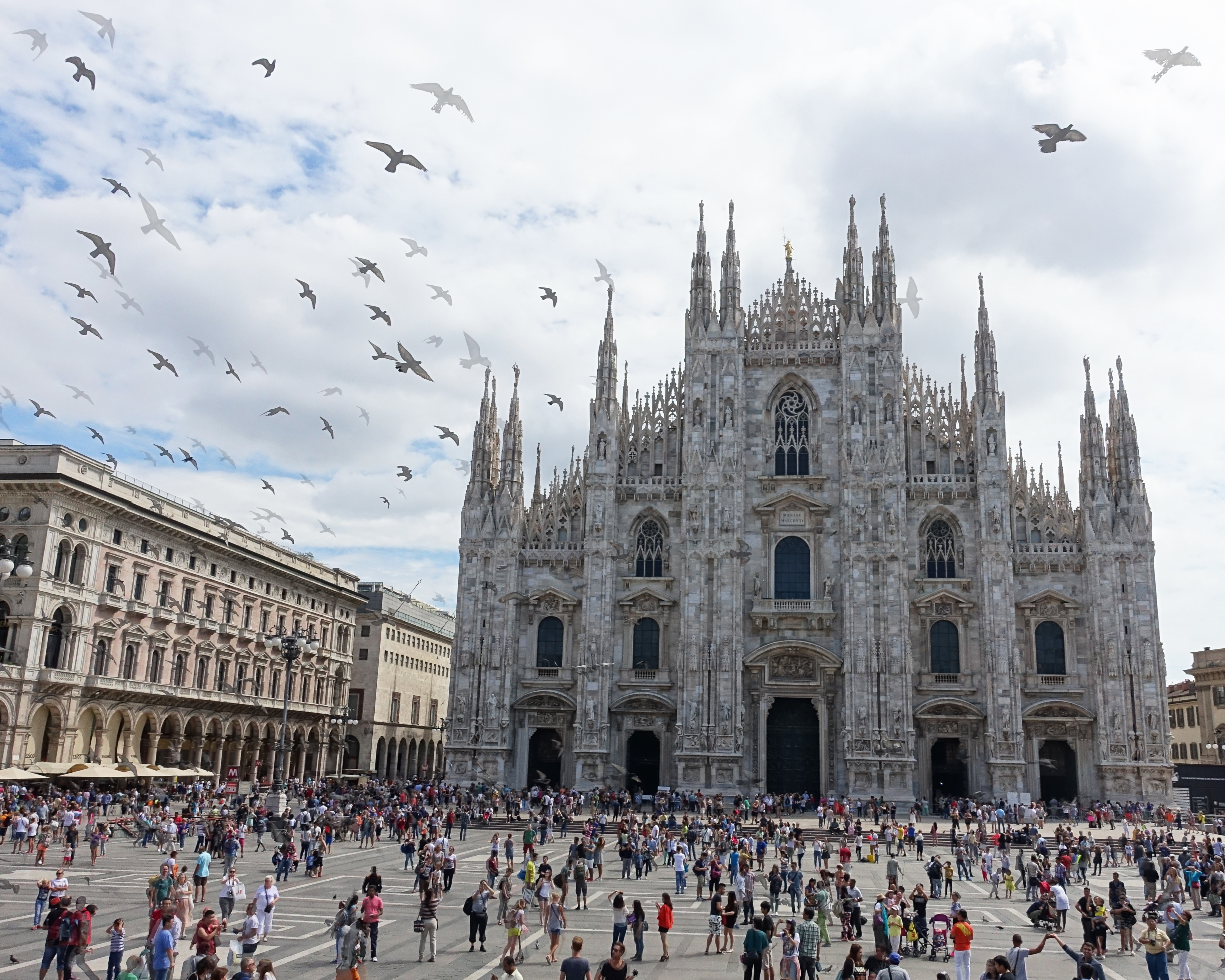 Flying Around The Duomo